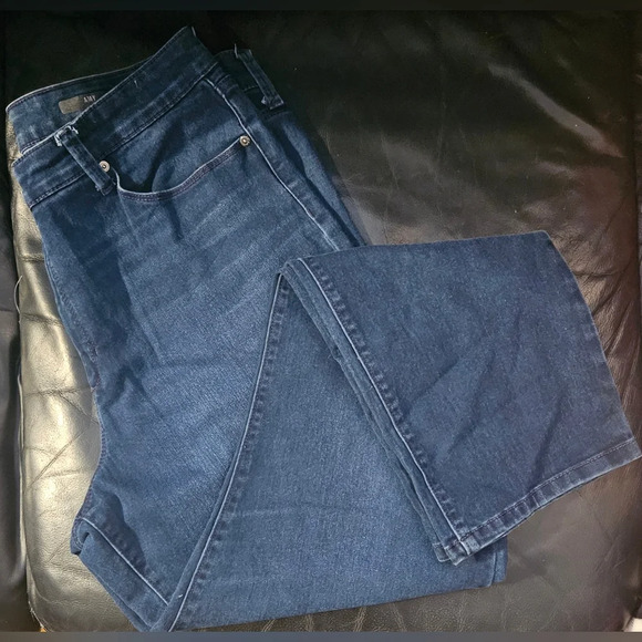 Bandolino Amy Stretchy Contour High Rise Dark Washed Denim Jeans SZ 16 - Picture 2 of 10